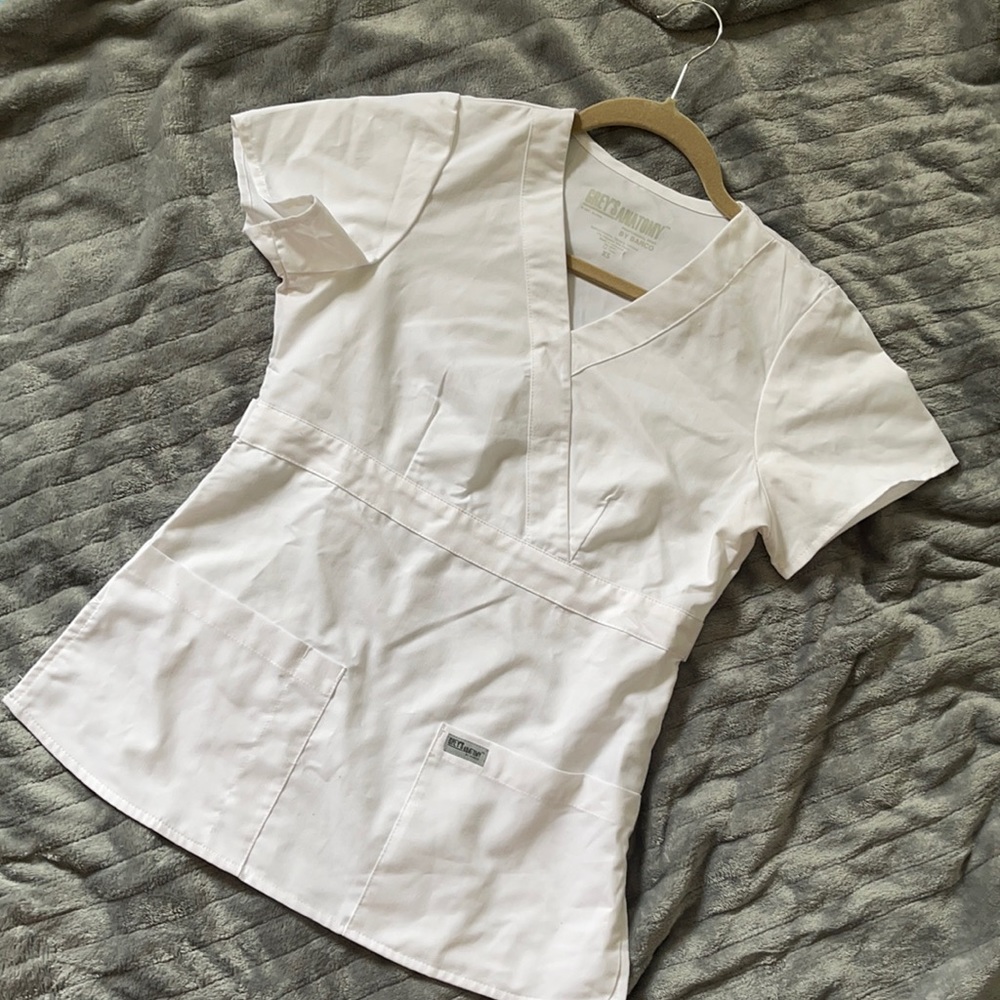 COPY - Greys Anatomy White scrub top XS